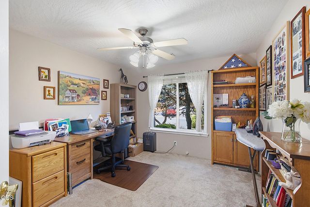 2713 SW Trinity Way, Grants Pass, OR 97527