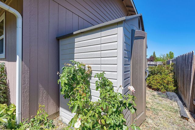 2713 SW Trinity Way, Grants Pass, OR 97527
