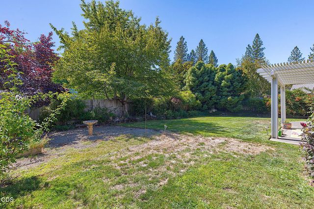 2713 SW Trinity Way, Grants Pass, OR 97527