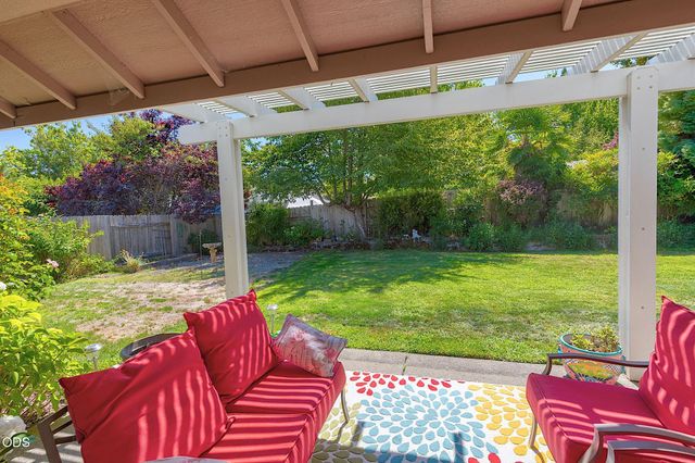 2713 SW Trinity Way, Grants Pass, OR 97527