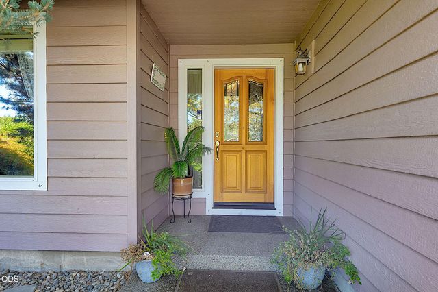 2713 SW Trinity Way, Grants Pass, OR 97527