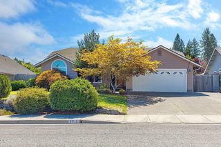 2713 SW Trinity Way, Grants Pass, OR 97527