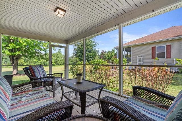 6797 Jamestown DRIVE, West Bend, WI 53090