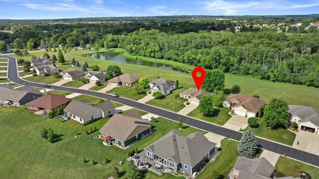 6797 Jamestown DRIVE, West Bend, WI 53090