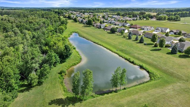 6797 Jamestown DRIVE, West Bend, WI 53090