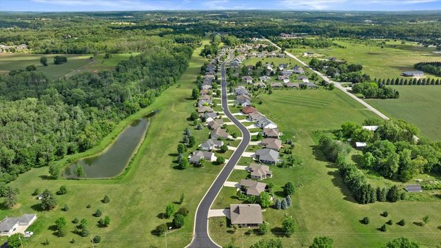 6797 Jamestown DRIVE, West Bend, WI 53090