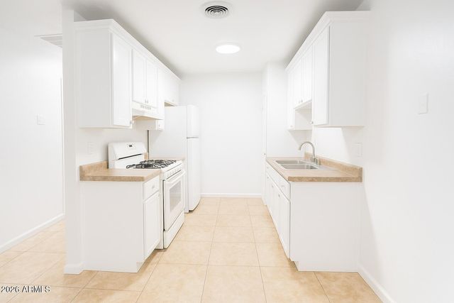 4121 E MORELAND Street, Phoenix, AZ 85008