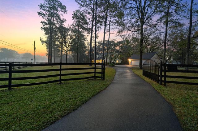 22323 Roberts Cemetery Road, Hockley, TX 77447