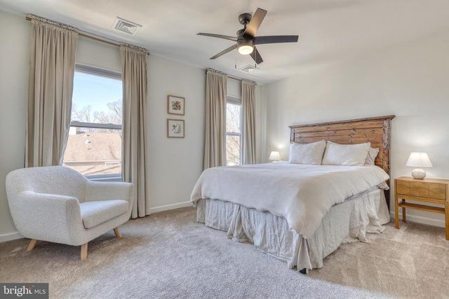 125 HIGH POINTE DR, Hummelstown, PA 17036