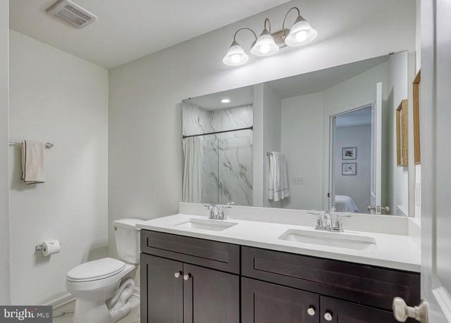 125 HIGH POINTE DR, Hummelstown, PA 17036