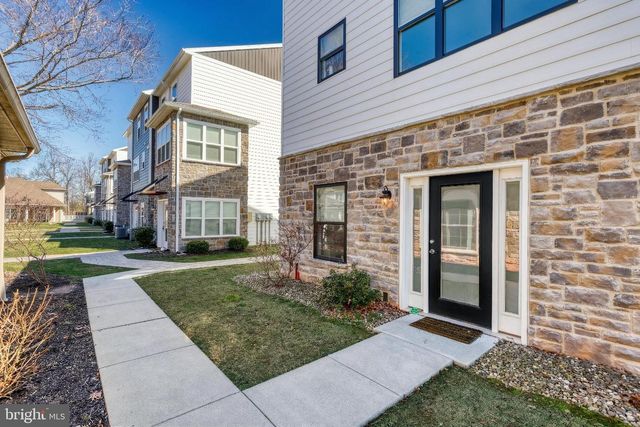 125 HIGH POINTE DR, Hummelstown, PA 17036