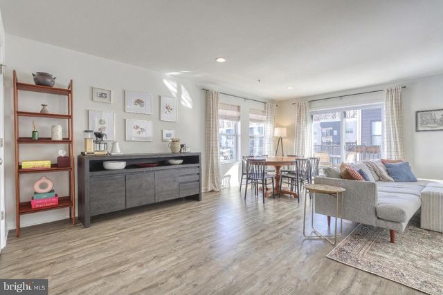 125 HIGH POINTE DR, Hummelstown, PA 17036