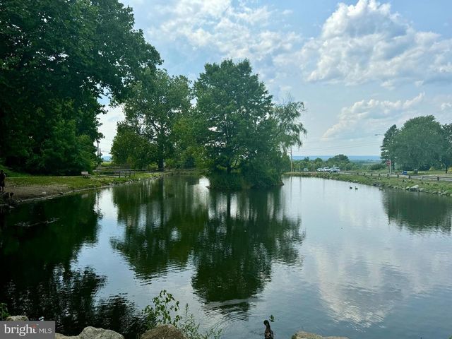 125 HIGH POINTE DR, Hummelstown, PA 17036