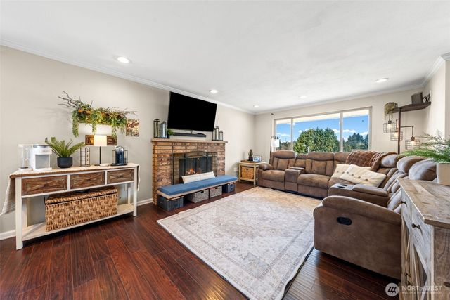 32719 40th Avenue SW, Federal Way, WA 98023