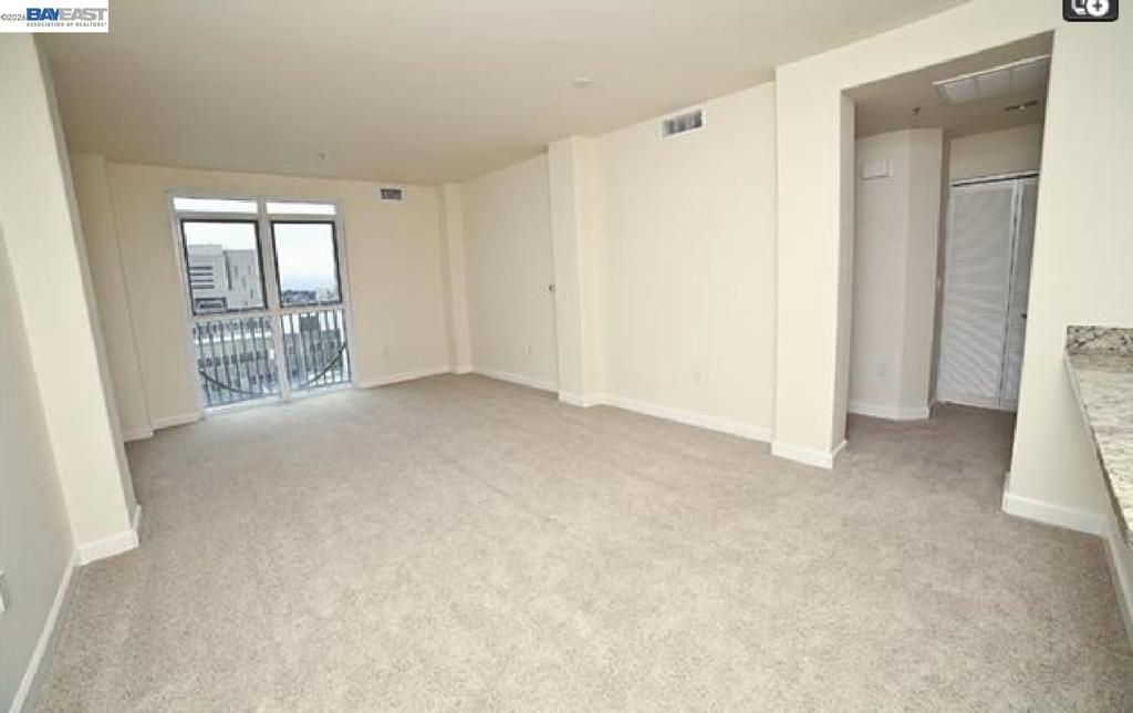 Image 7 of property listing at 423 7Th St 208, Oakland, CA 94607