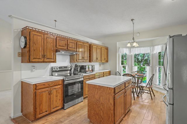 118 King Charles Circle, Summerville, SC 29485