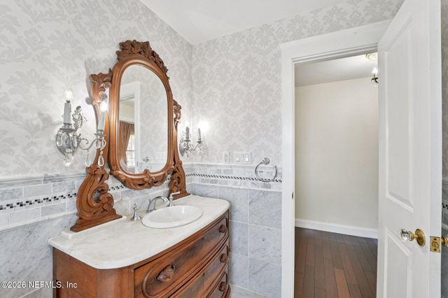 212 ST JOHNS Avenue 201, Green Cove Springs, FL 32043