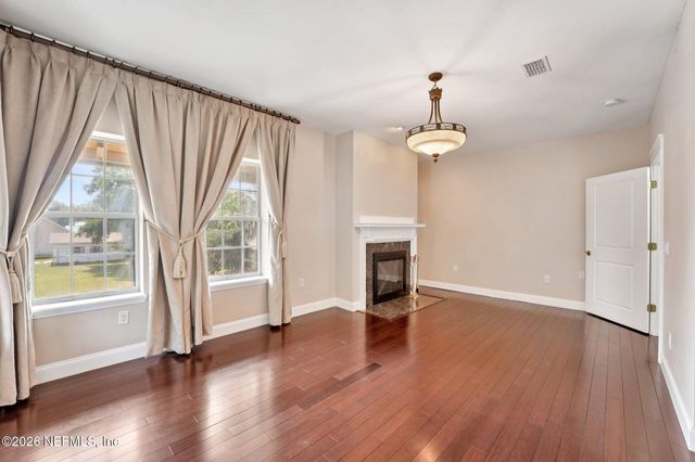 212 ST JOHNS Avenue 201, Green Cove Springs, FL 32043