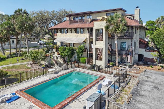 212 ST JOHNS Avenue 201, Green Cove Springs, FL 32043