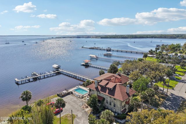 212 ST JOHNS Avenue 201, Green Cove Springs, FL 32043