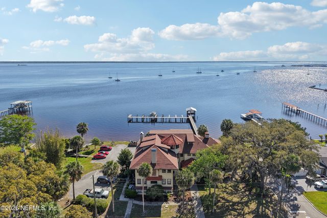 212 ST JOHNS Avenue 201, Green Cove Springs, FL 32043