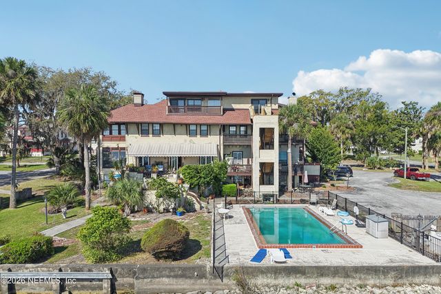 212 ST JOHNS Avenue 201, Green Cove Springs, FL 32043