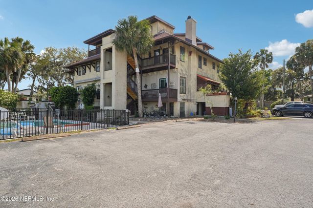 212 ST JOHNS Avenue 201, Green Cove Springs, FL 32043