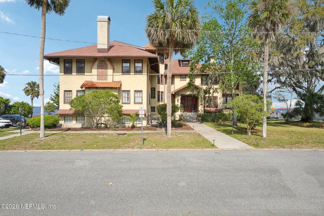 212 ST JOHNS Avenue 201, Green Cove Springs, FL 32043