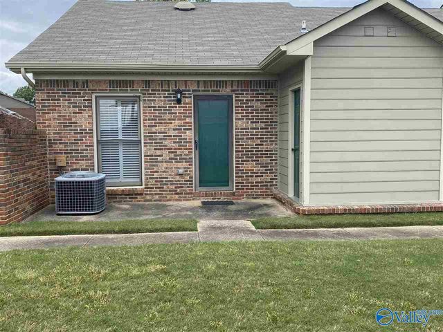 8136 Oldfield Road 6, Huntsville, AL 35802