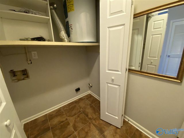 8136 Oldfield Road 6, Huntsville, AL 35802