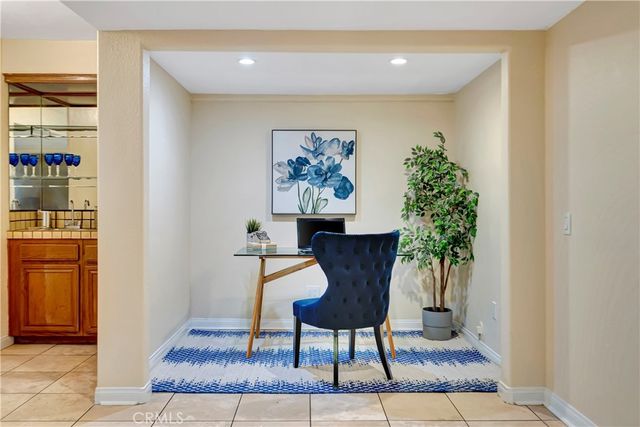 19445 Plummer, Northridge, CA 91324