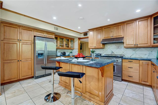 19445 Plummer, Northridge, CA 91324