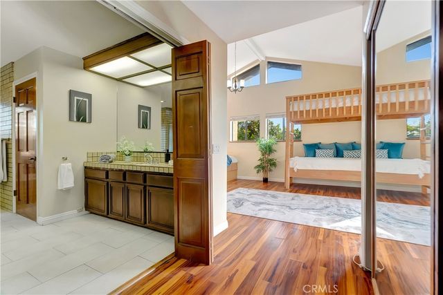 19445 Plummer, Northridge, CA 91324