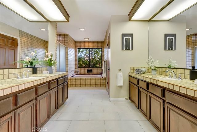 19445 Plummer, Northridge, CA 91324