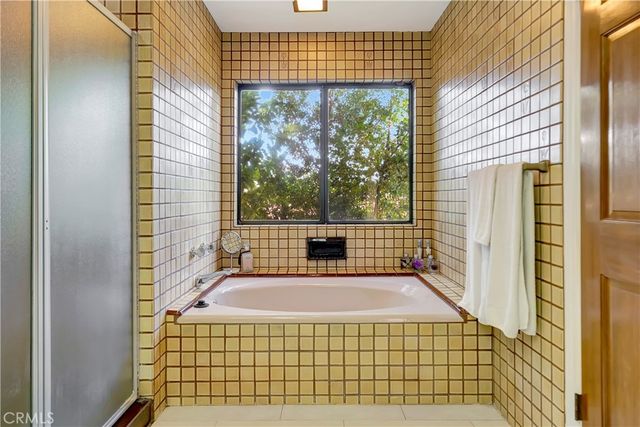 19445 Plummer, Northridge, CA 91324