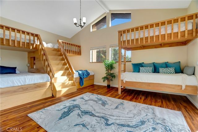 19445 Plummer, Northridge, CA 91324