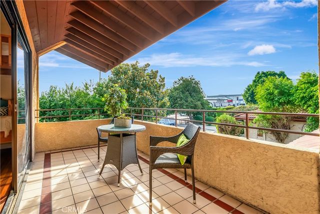 19445 Plummer, Northridge, CA 91324