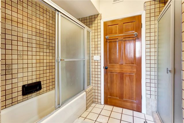 19445 Plummer, Northridge, CA 91324