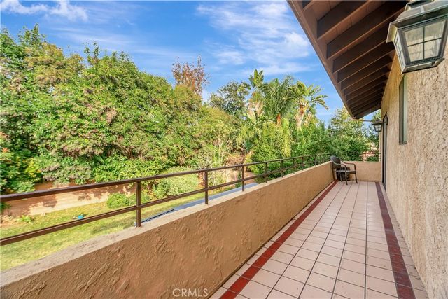 19445 Plummer, Northridge, CA 91324