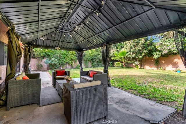 19445 Plummer, Northridge, CA 91324