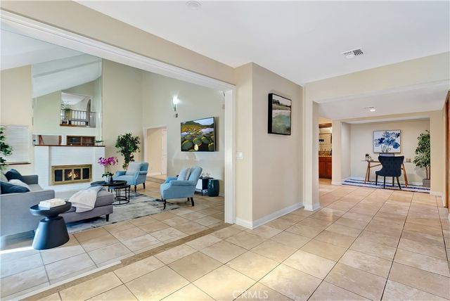 19445 Plummer, Northridge, CA 91324