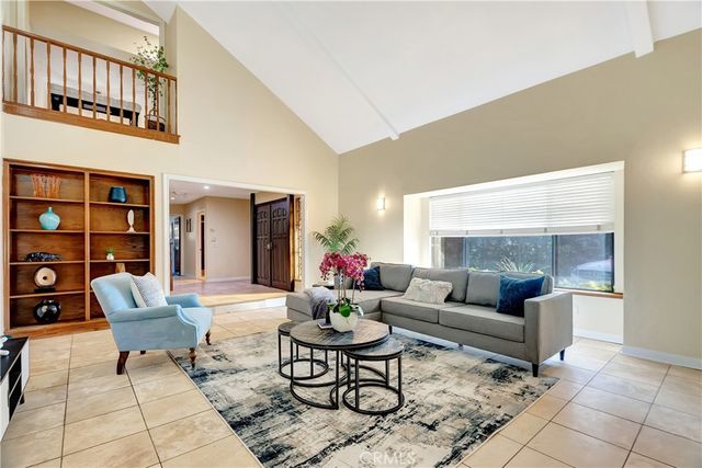 19445 Plummer, Northridge, CA 91324