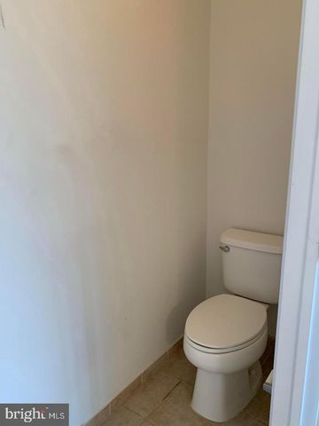 25645 AMERICA SQ, Chantilly, VA 20152