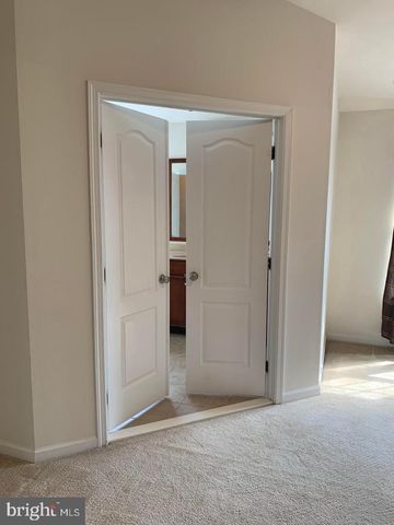 25645 AMERICA SQ, Chantilly, VA 20152