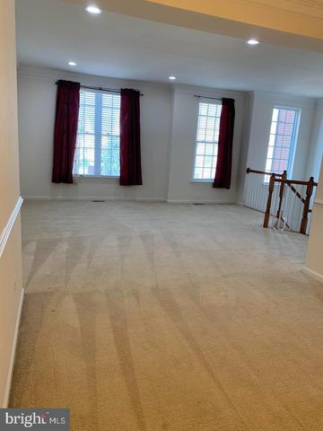25645 AMERICA SQ, Chantilly, VA 20152