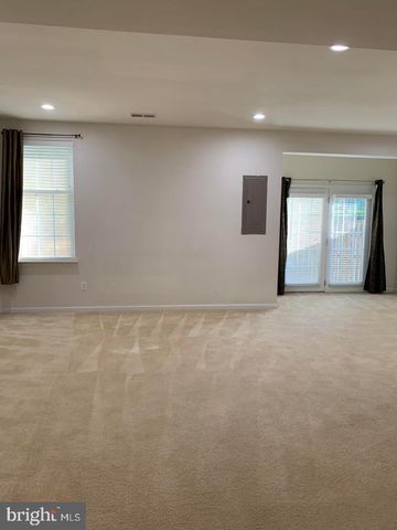 25645 AMERICA SQ, Chantilly, VA 20152