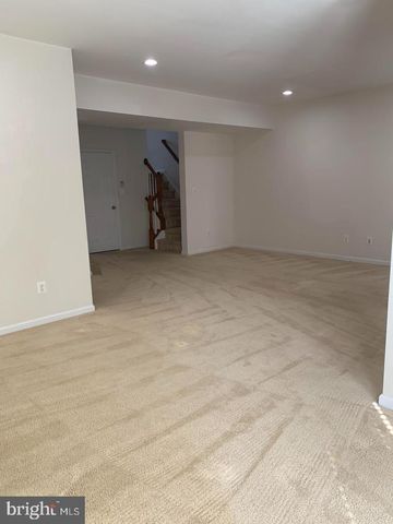 25645 AMERICA SQ, Chantilly, VA 20152