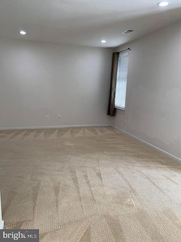 25645 AMERICA SQ, Chantilly, VA 20152