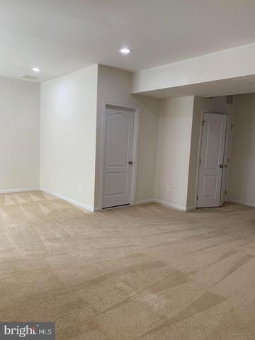 25645 AMERICA SQ, Chantilly, VA 20152