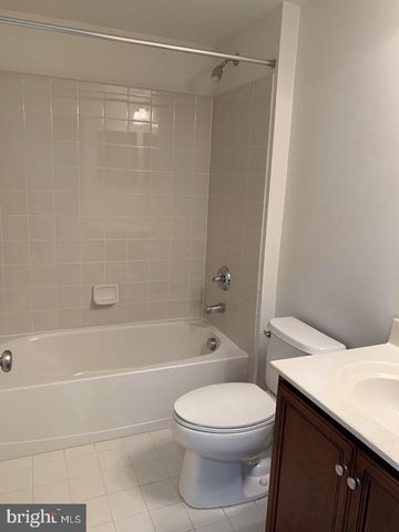 25645 AMERICA SQ, Chantilly, VA 20152